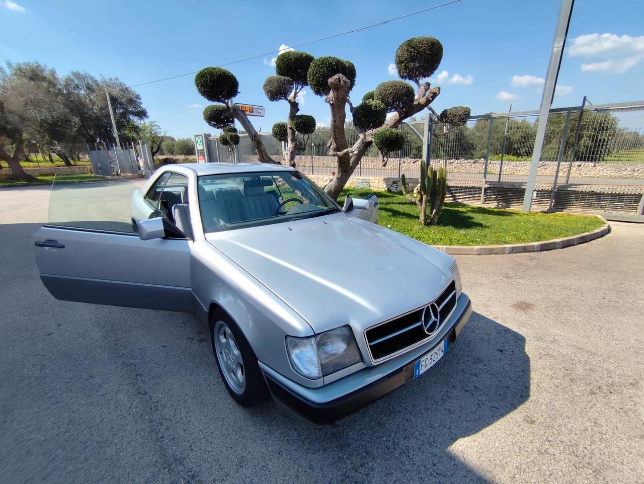 Mercedes-benz V W124 COUPE'