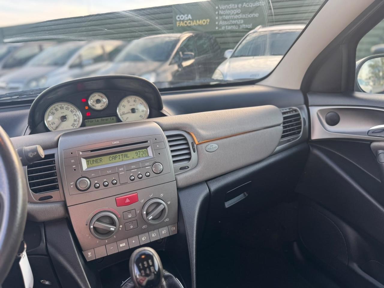 Lancia Ypsilon 1.2 Argento