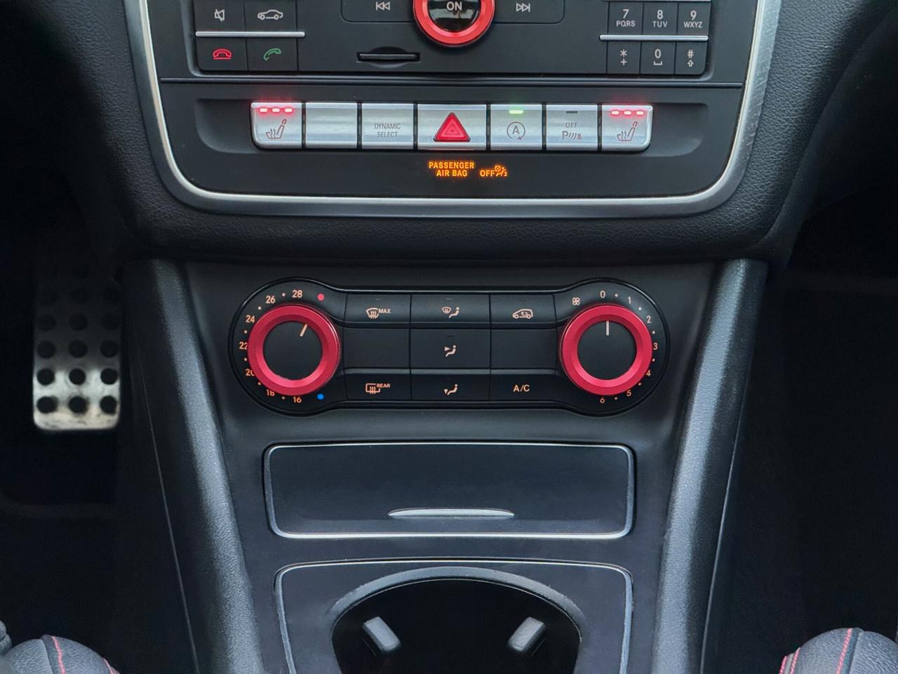 Mercedes-Benz GLA 200 d Premium AMG TETTO CAM