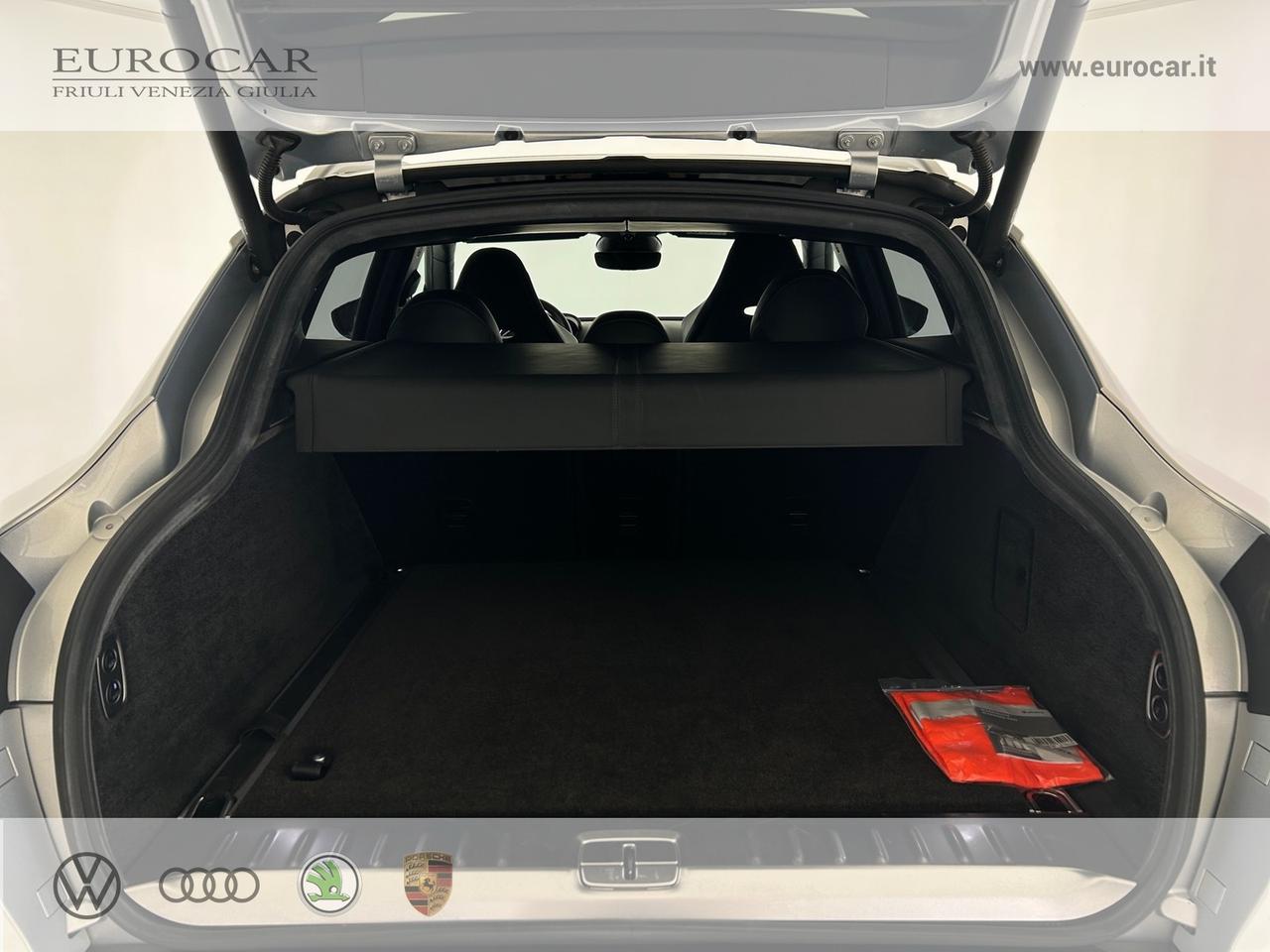 Aston martin dbx 707 4.0 auto