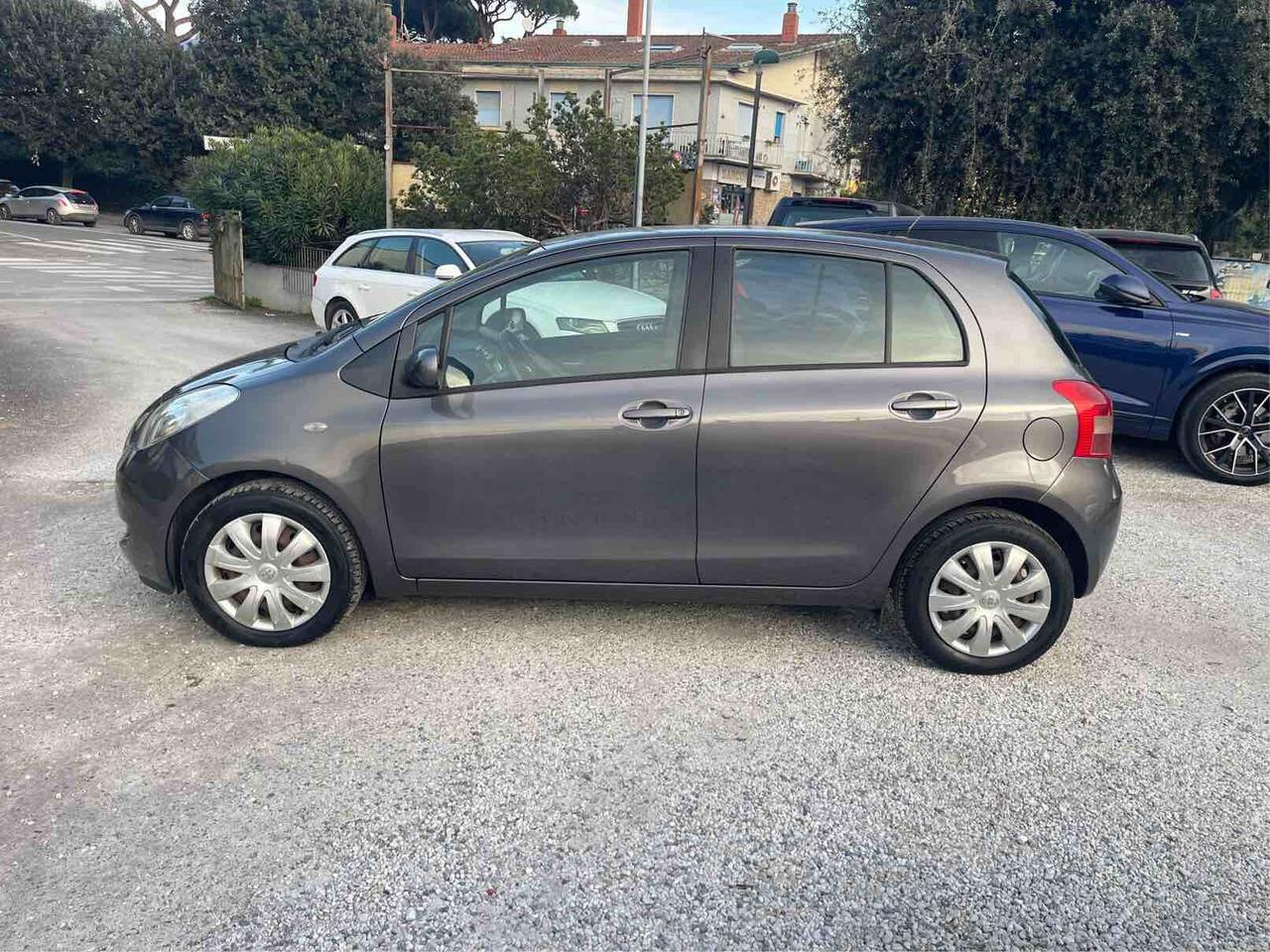 TOYOTA YARIS - UNICO PROPRIETARIO - NAVI