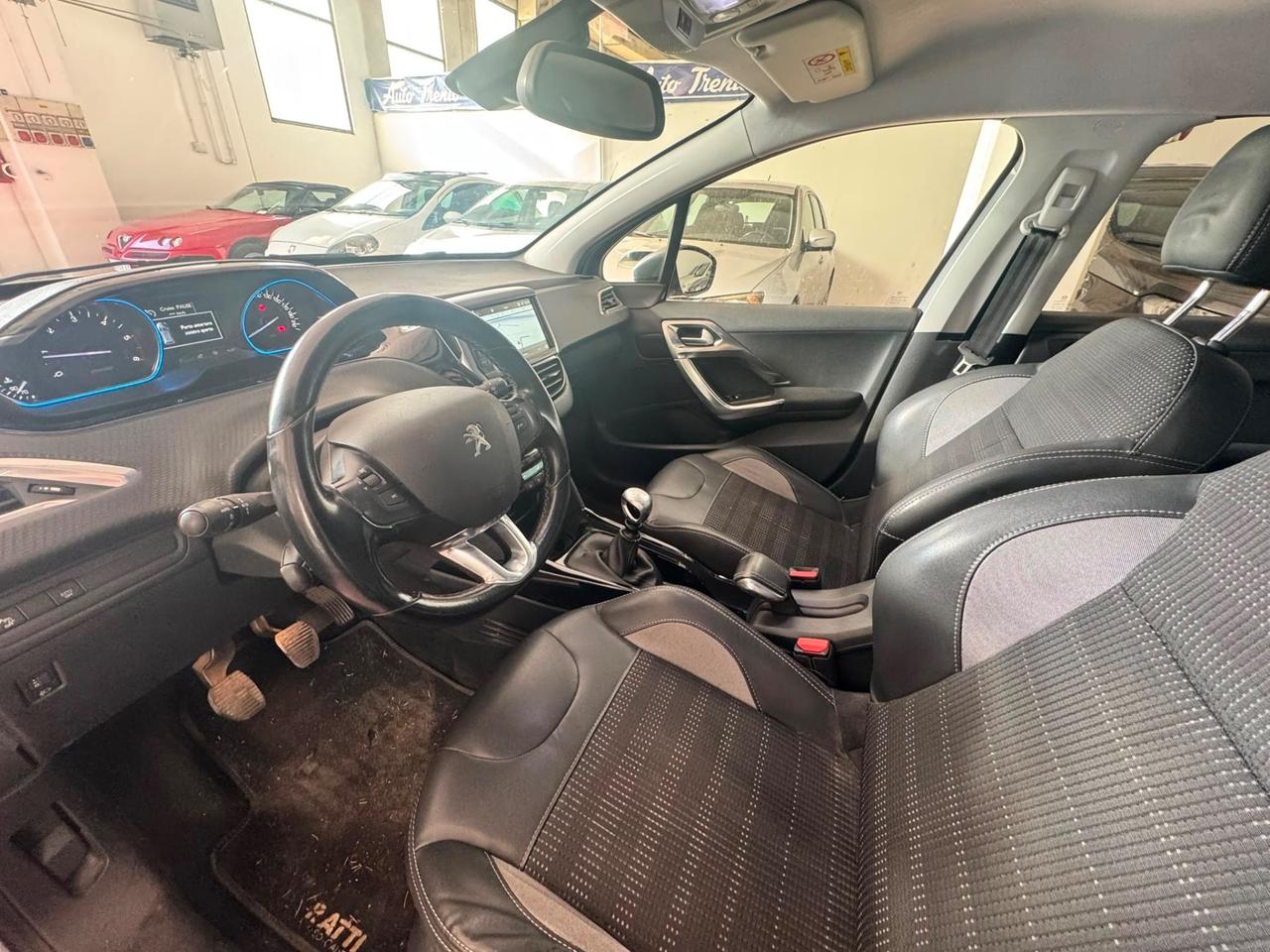 Peugeot 2008 BlueHDi 120 S&S Black Matt NEOPATENTATI