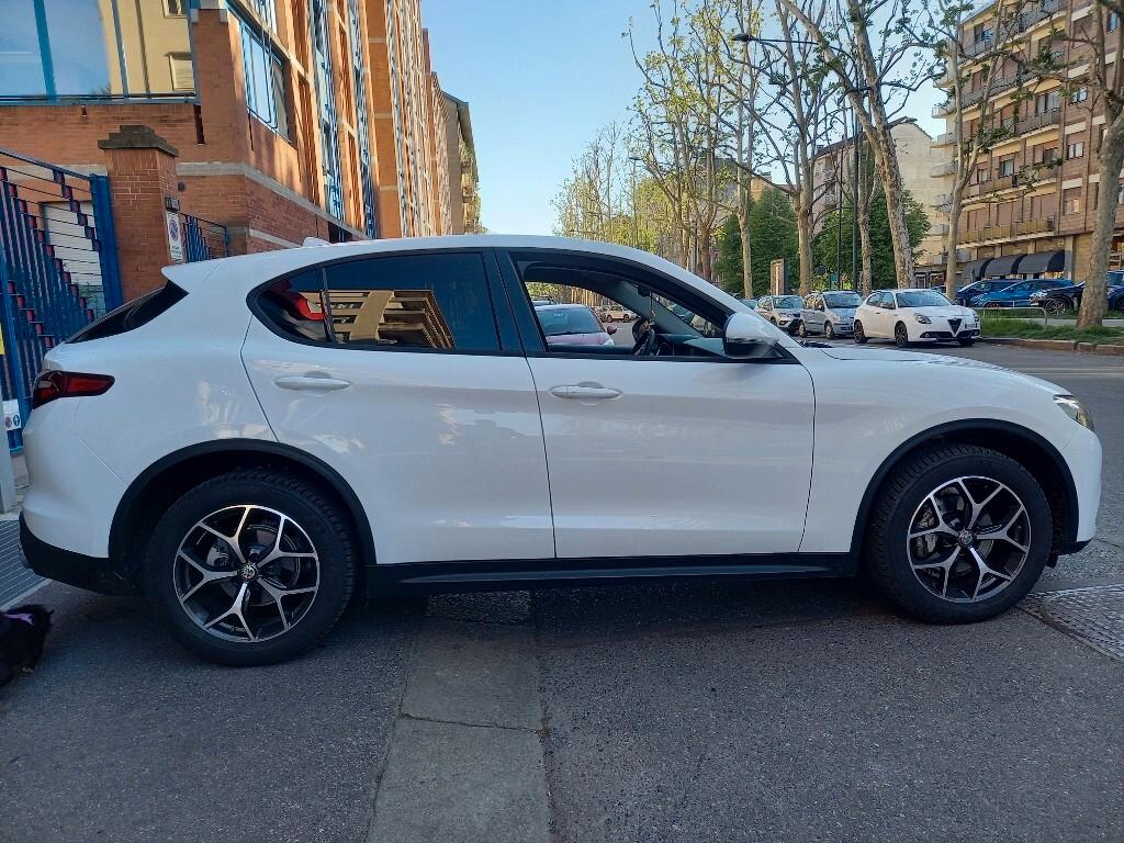 Alfa Romeo Stelvio 2.2 Turbodiesel 210 CV AT8 Q4 Executive