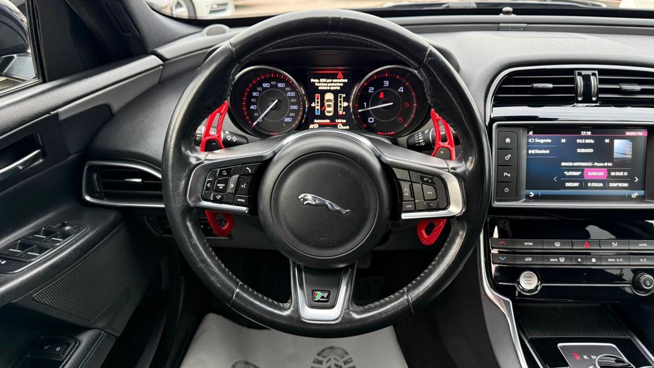 Jaguar XE 2.0 D Turbo Portfolio