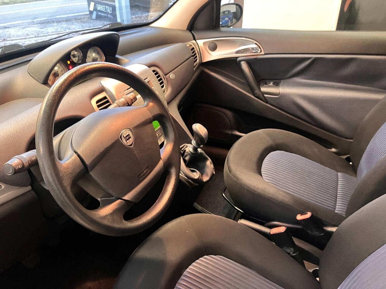 Lancia Ypsilon 1.4 16v Platino NEOPATENTATI