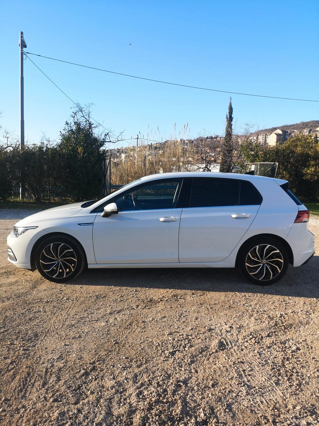Volkswagen Golf 1.5 eTSI 150 CV R-Line
