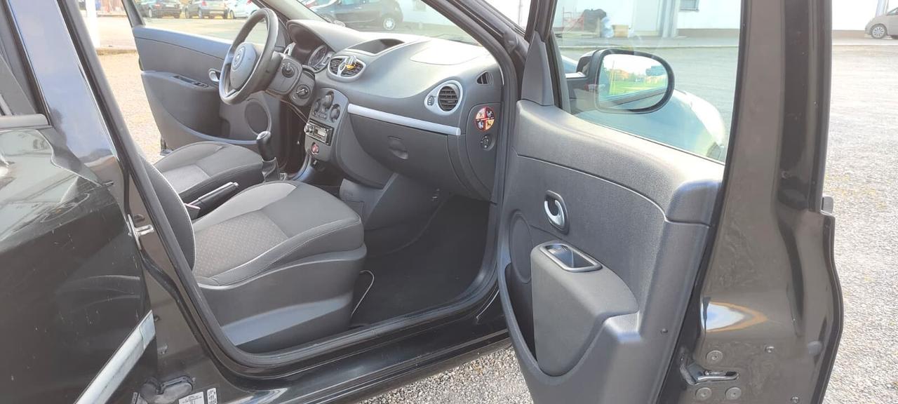 Renault Clio 1.2 16V 5 porte Luxe