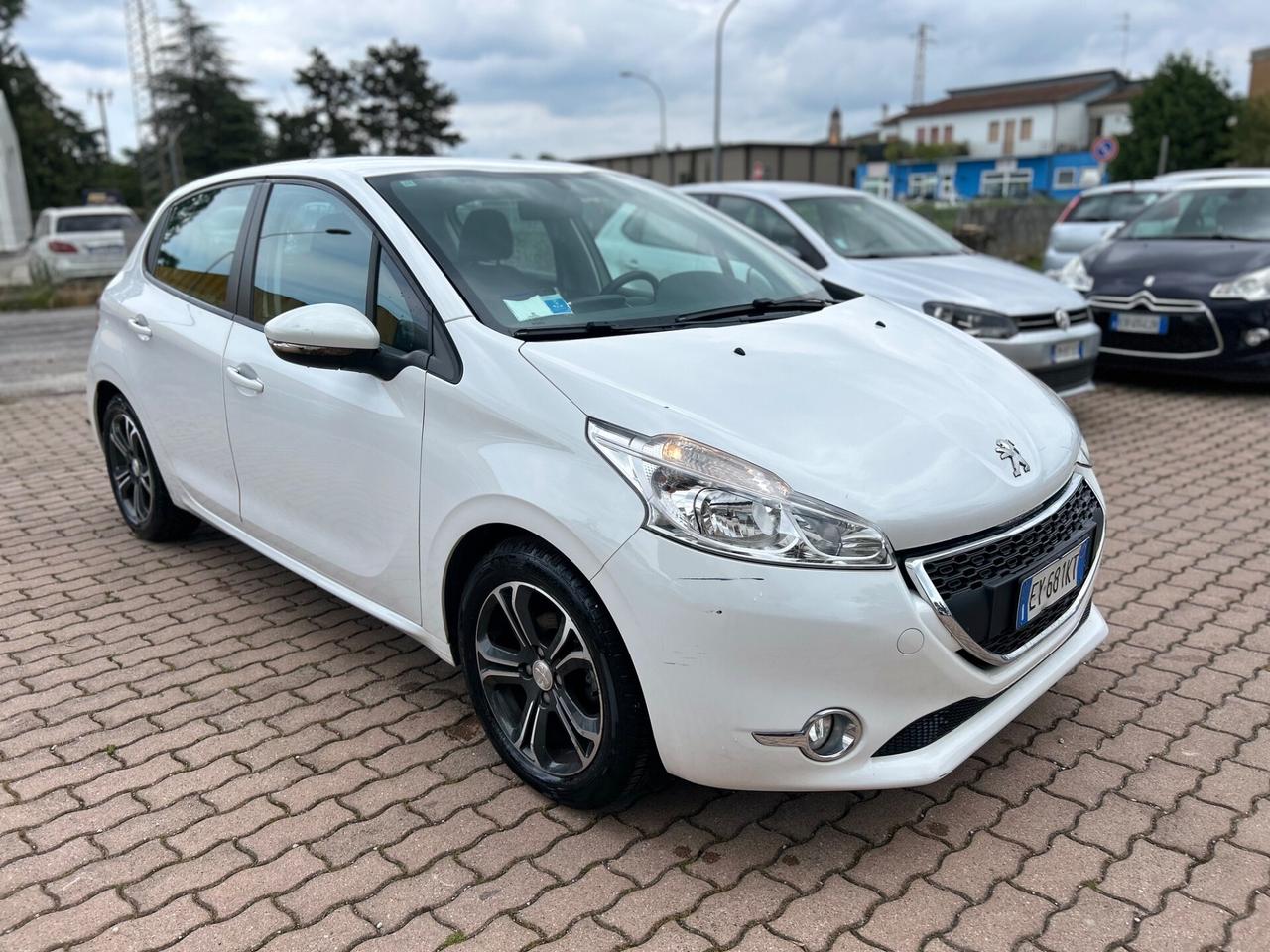 Peugeot 208 PureTech 82 5 porte Allure
