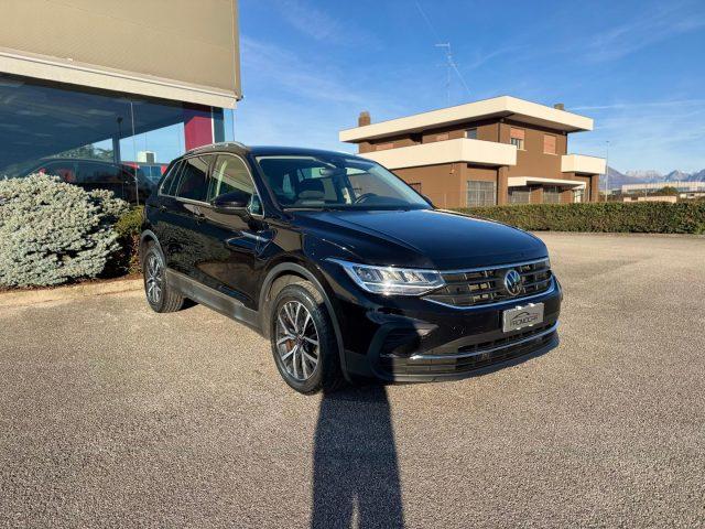 VOLKSWAGEN Tiguan 2.0 TDI 150 CV SCR DSG LIFE *UNIPROPRIETARIO*