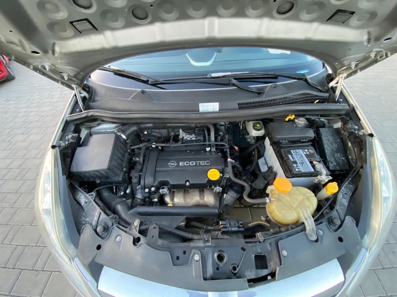 Opel Corsa 1.2 3 porte Club