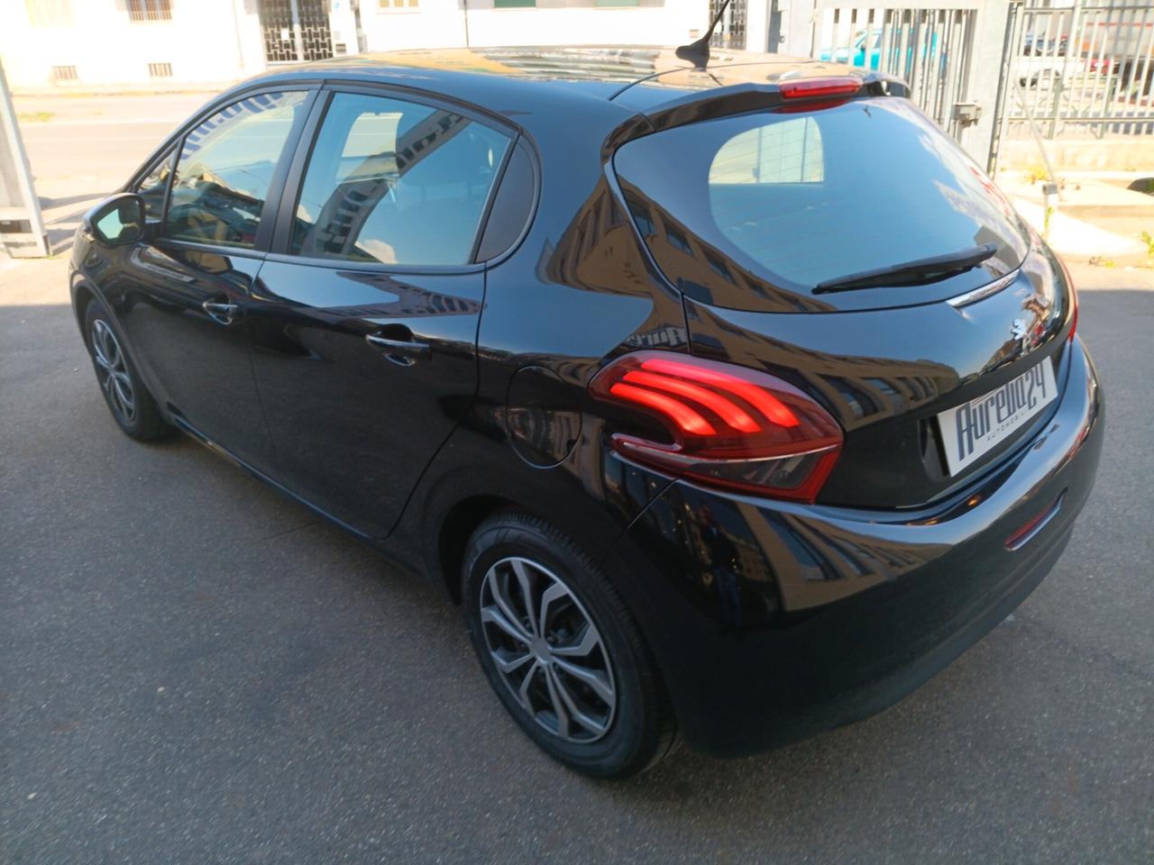 Peugeot 208 PureTech 68 5 LIKE NEOPATENTATO