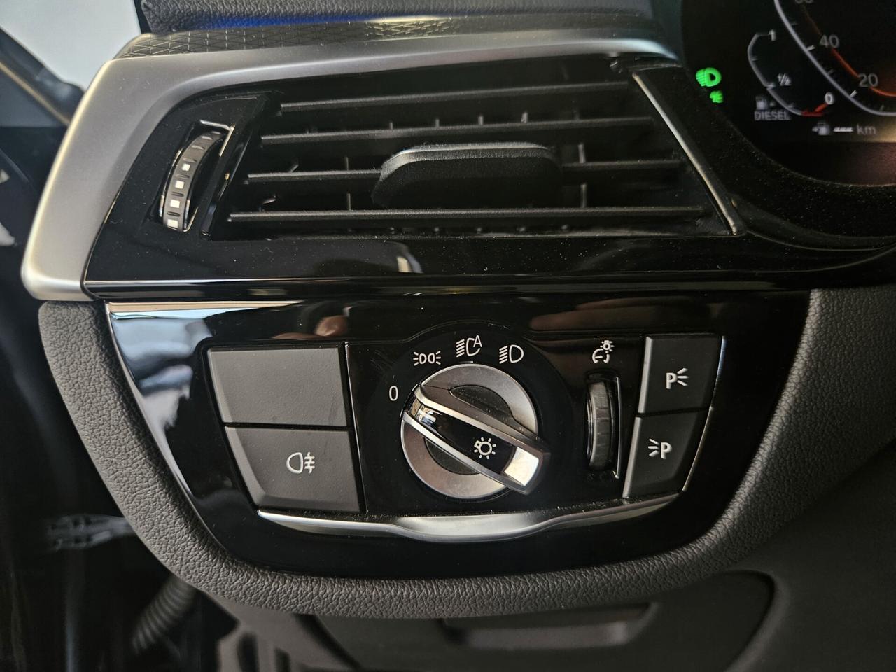 BMW 520 Berlina LCI mhev 48V Business auto