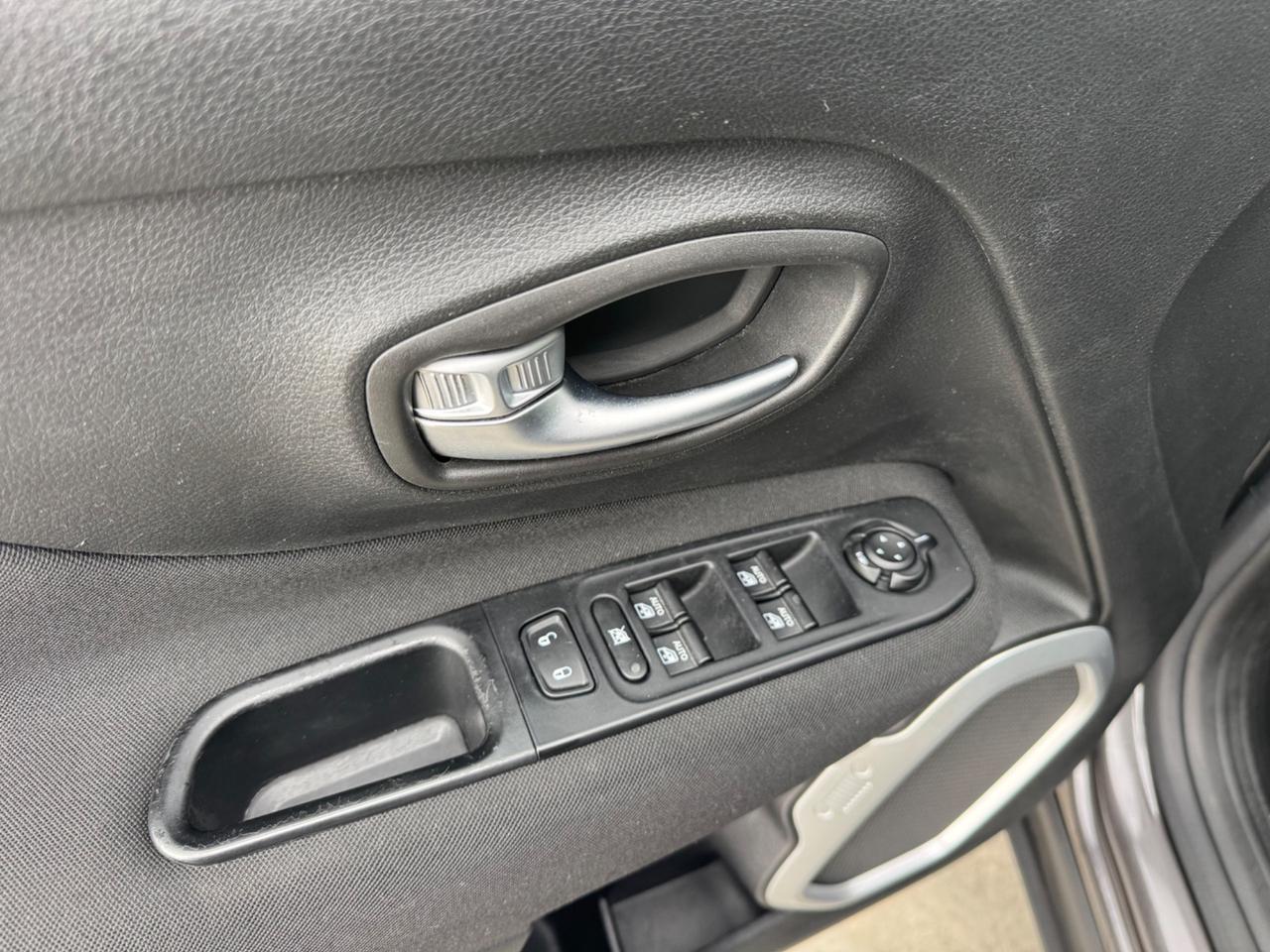 Jeep Renegade 1.6 Mjt 130 CV Longitude