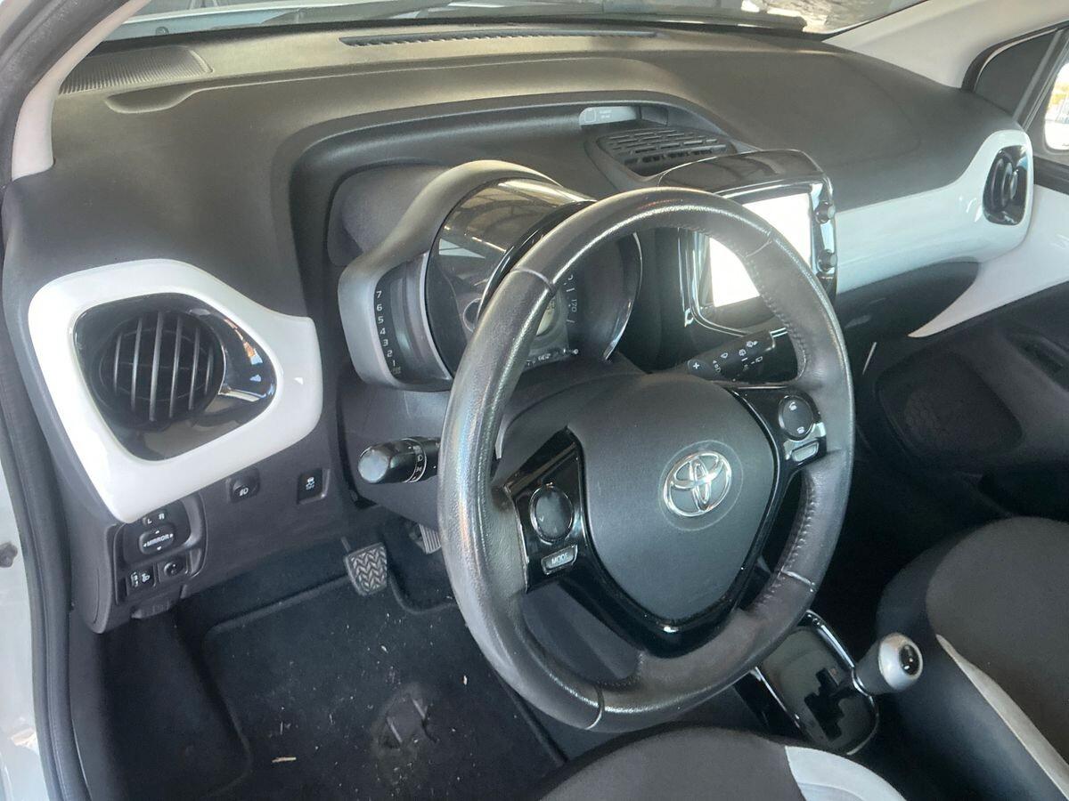 Toyota Aygo 1.0 VVT-i 69 CV 5 porte x-play