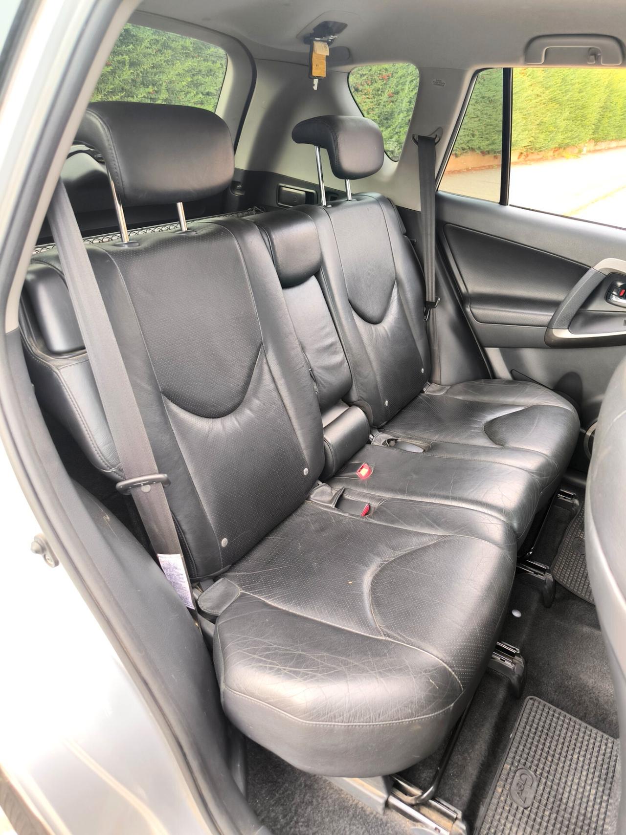 Toyota RAV 4 RAV4 2.2 D-4D 150 CV DPF Luxury