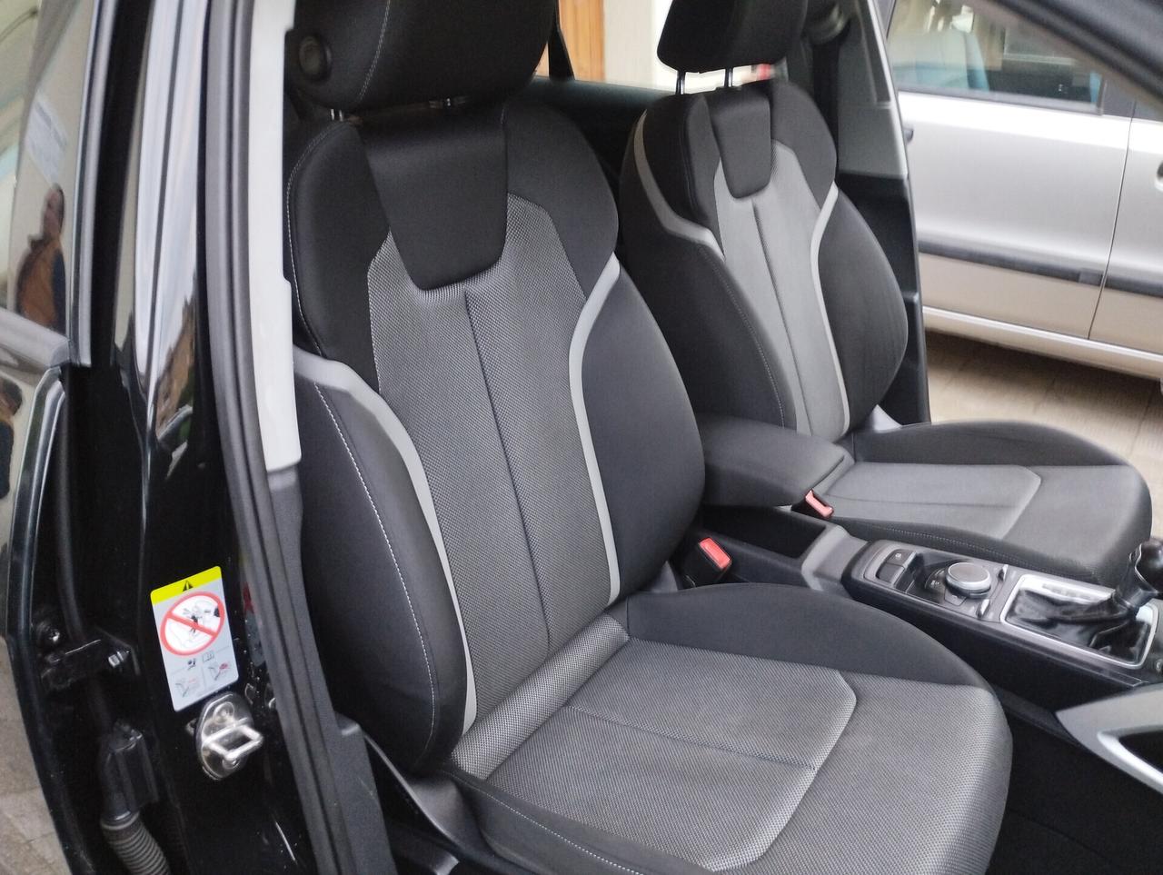 Audi Q2 30 TDI S tronic Identity Black