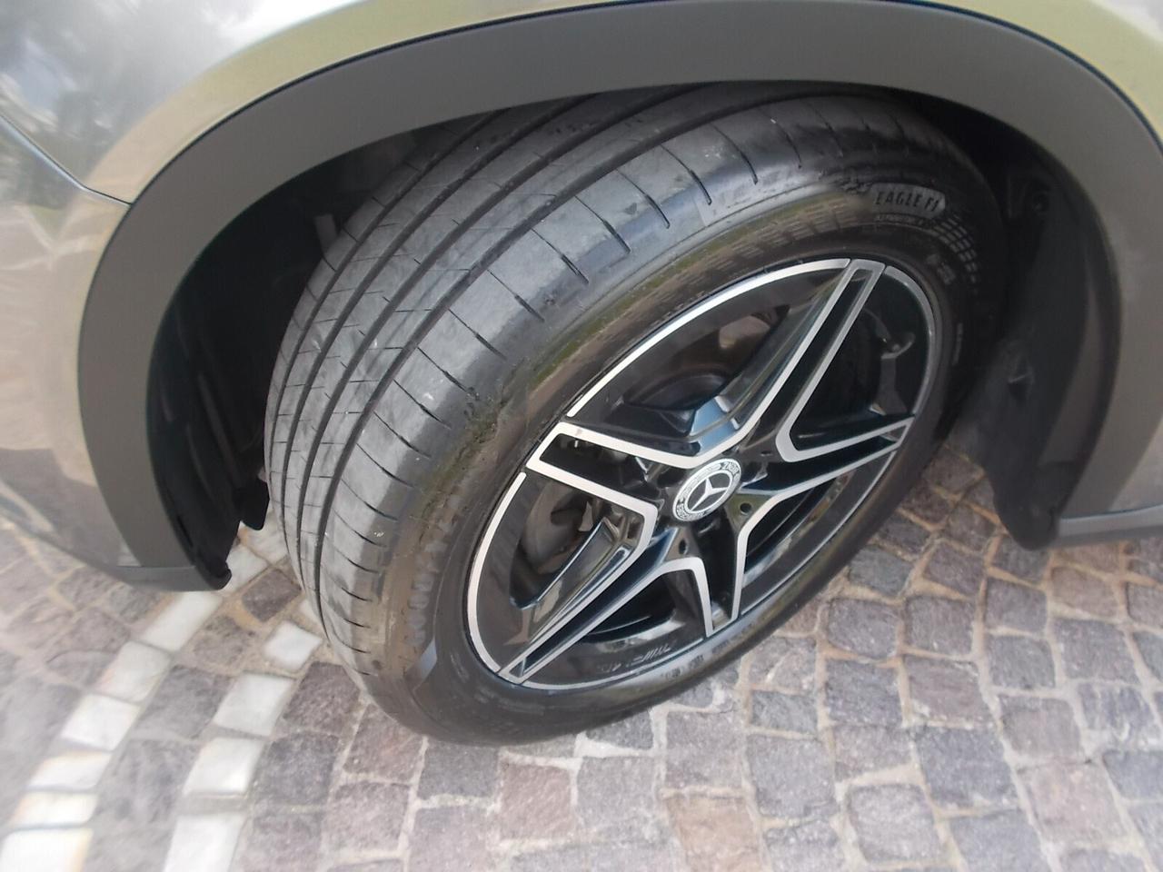 Mercedes-Benz GLA 200d Aut. *FULL OPT.* da VETRINA