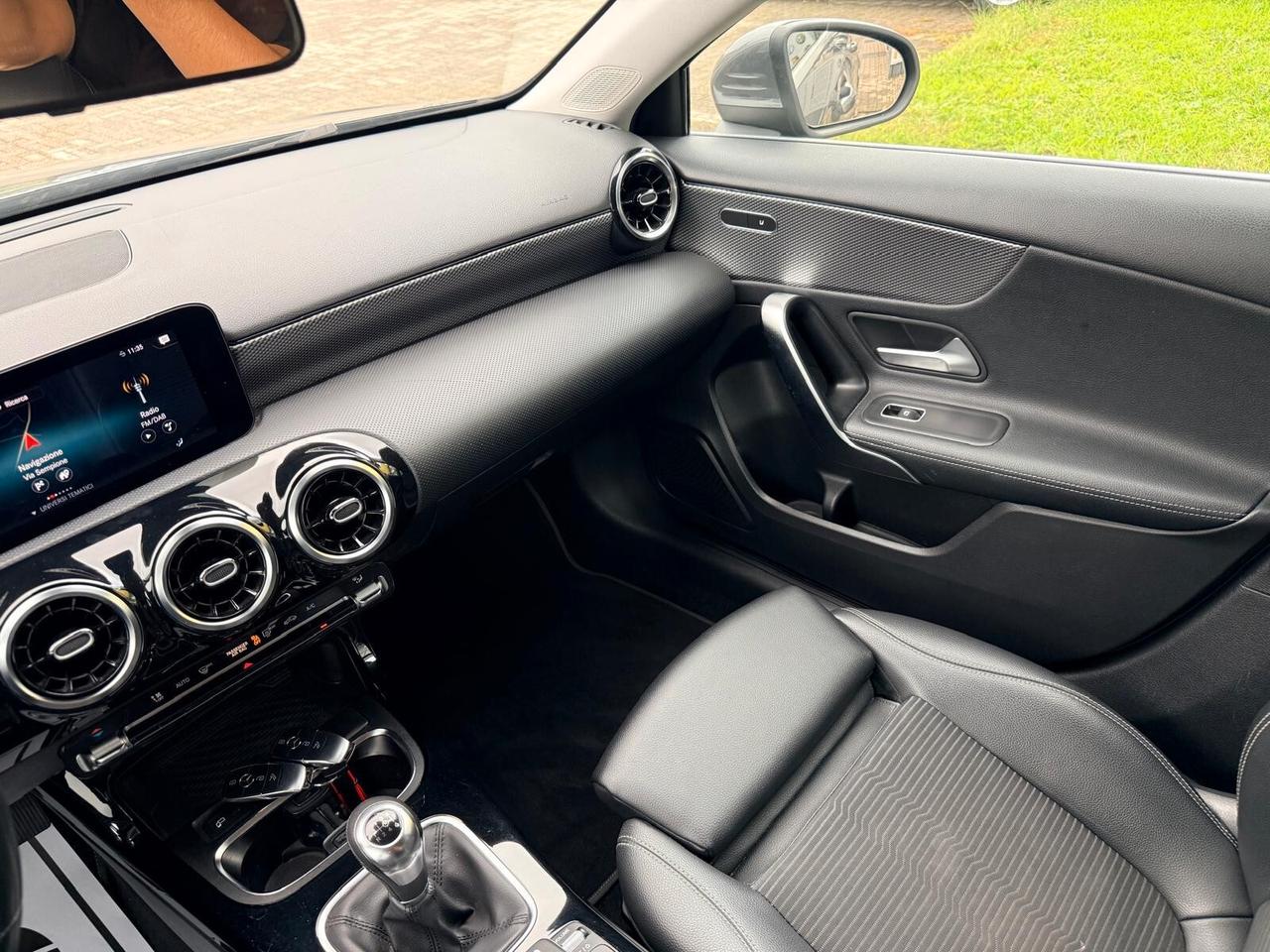 Mercedes-benz A 180 Premium pack AMG 136cv