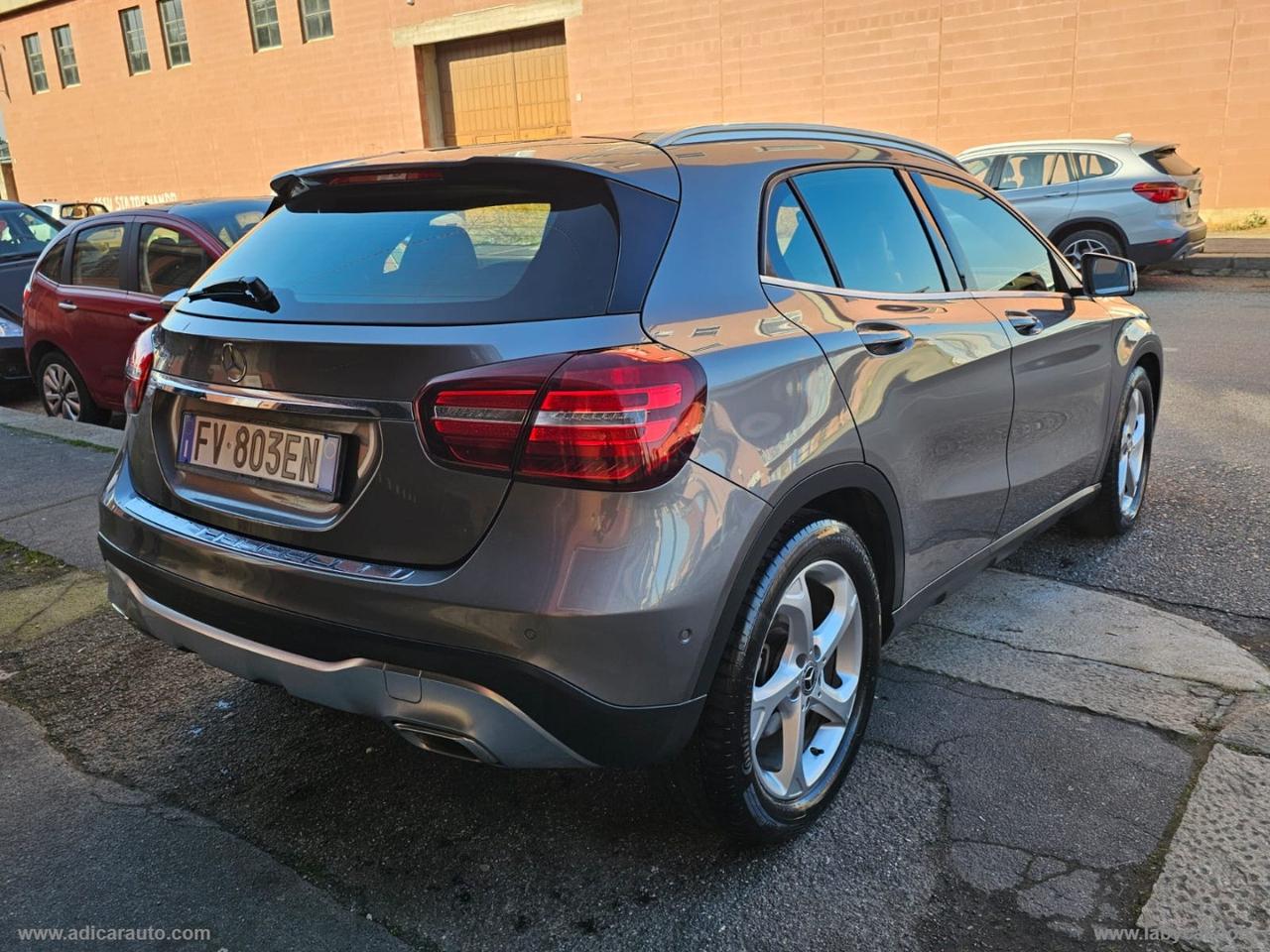 MERCEDES-BENZ GLA 180 Sport