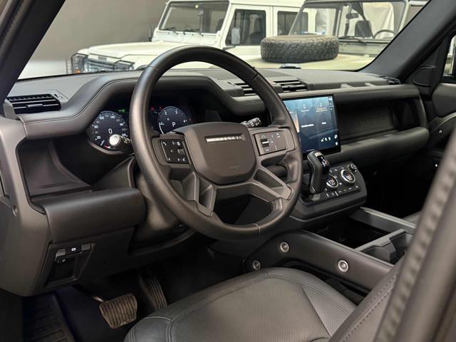 LAND ROVER Defender 110 3.0D I6 AWD Auto X-Dynamic HSE *GARANZIA 2030*