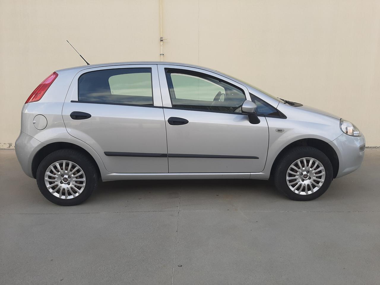 Fiat Punto 1.4 77cv 5p Natural Power Street