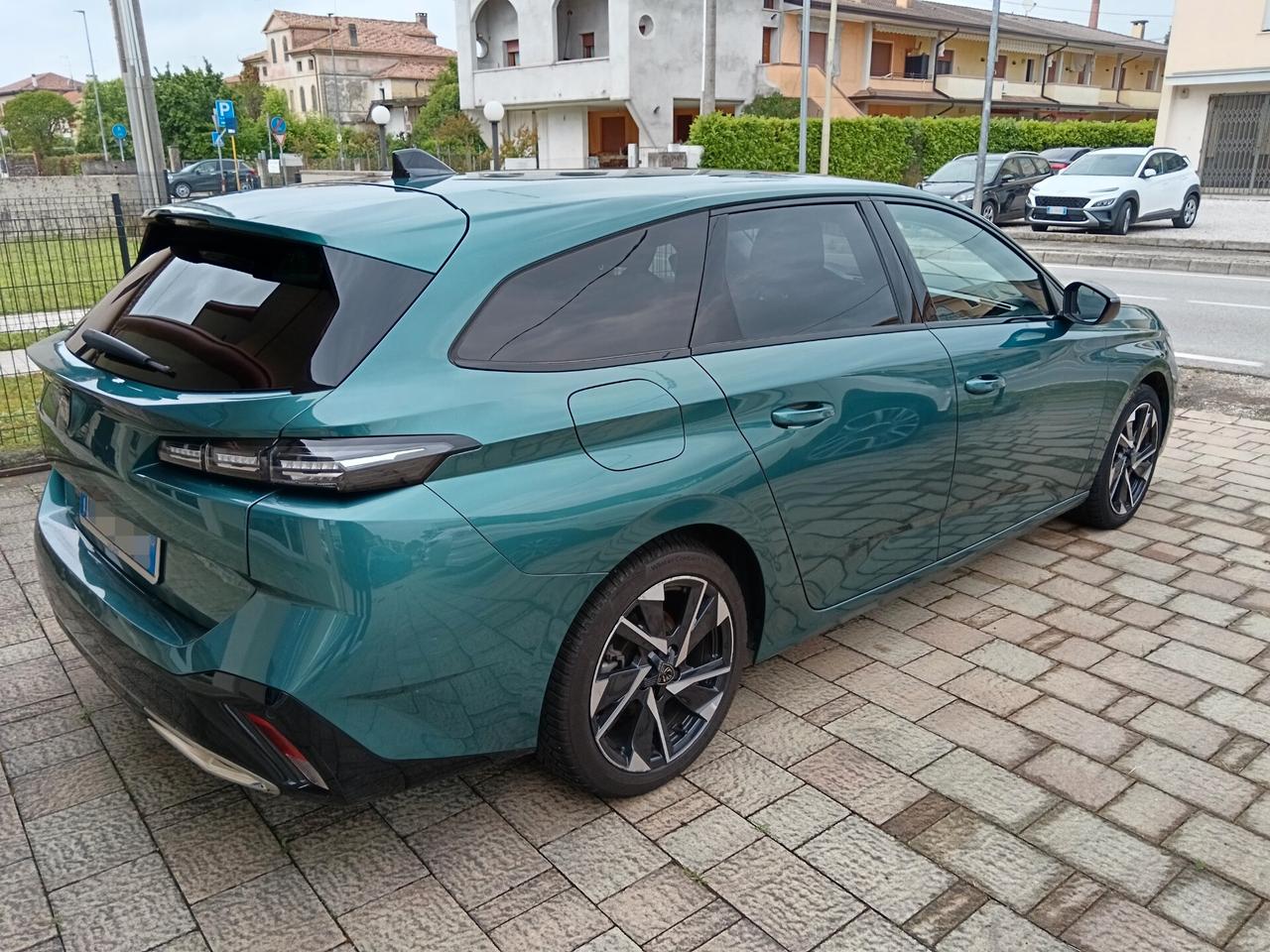 Peugeot 308 BlueHDi 130 S&S SW Allure