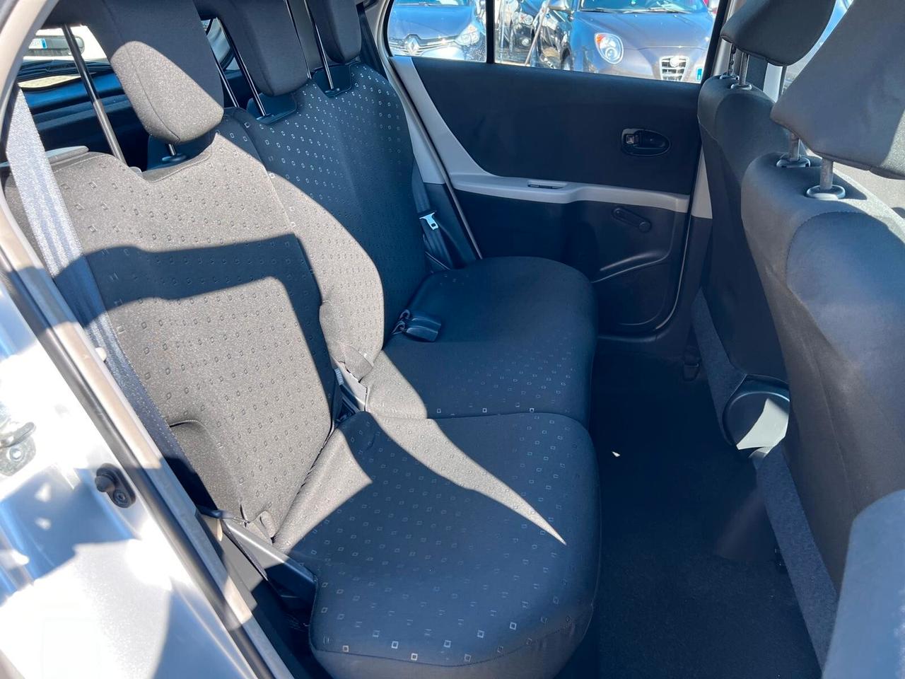 Toyota Yaris 1.0 5 porte Now