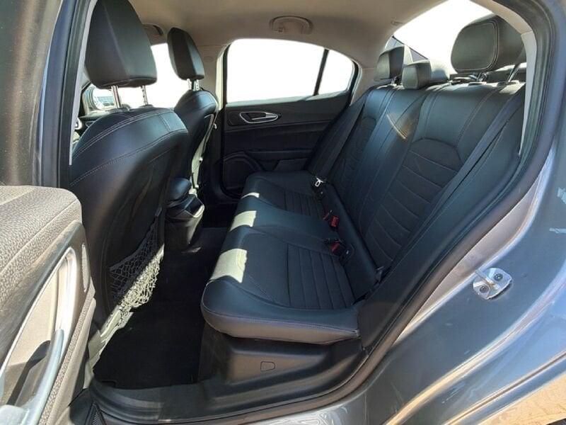 Alfa Romeo Giulia 2.2 Turbo AT8 180CV Super