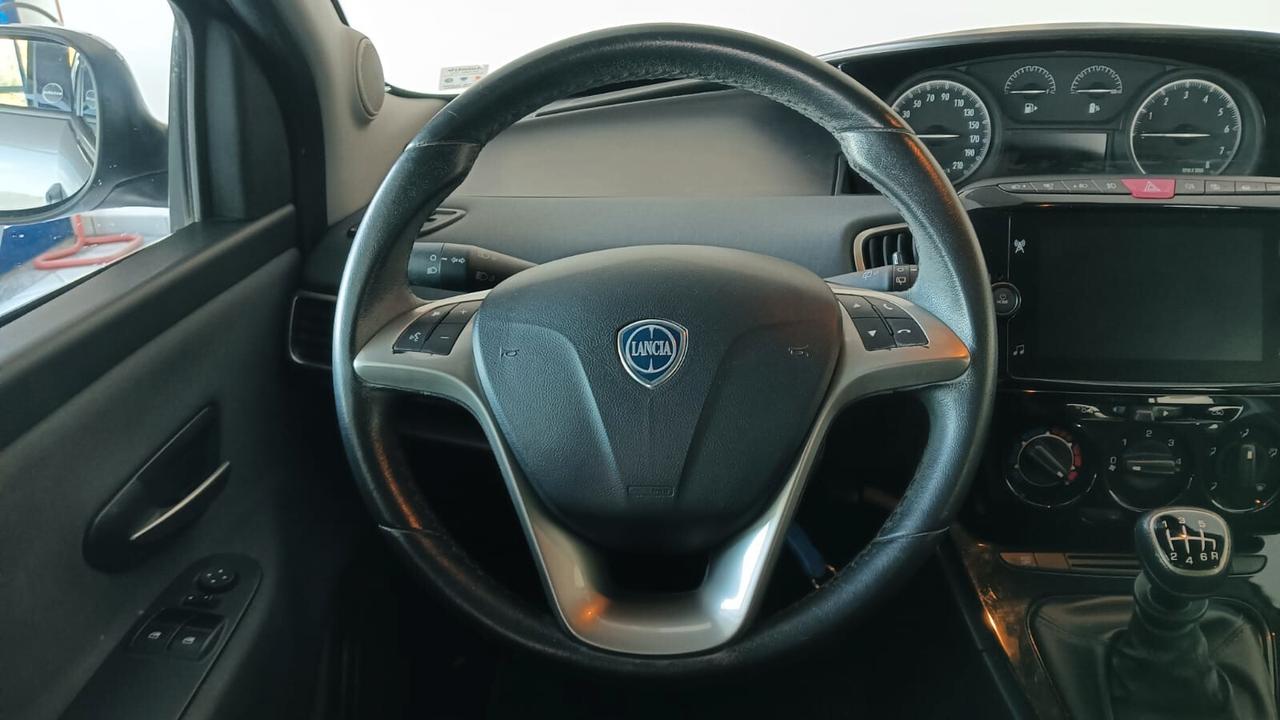 Lancia Ypsilon 1.0 FireFly 5 porte S&S Hybrid Ecochic Gold