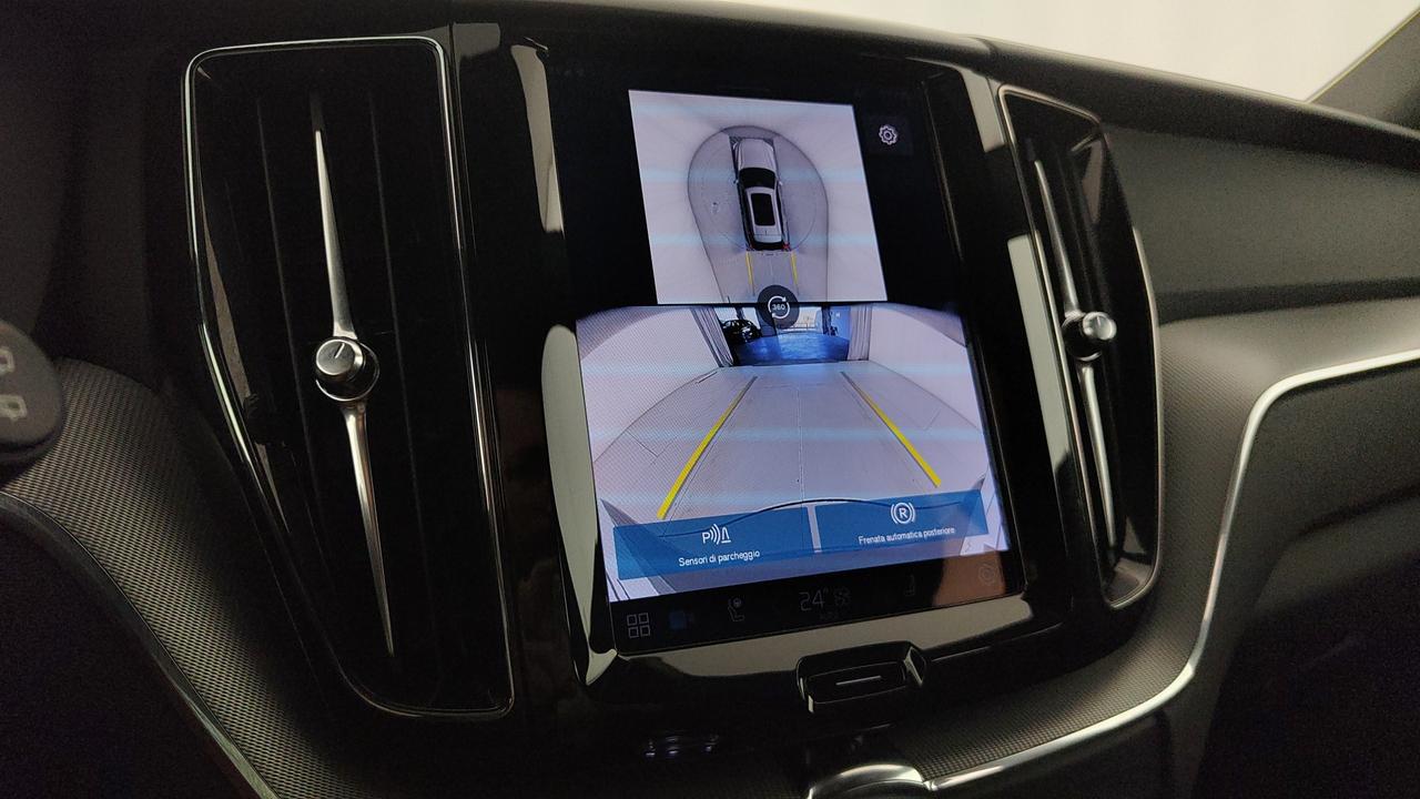 VOLVO XC60 2.0 b5 Plus Dark awd auto