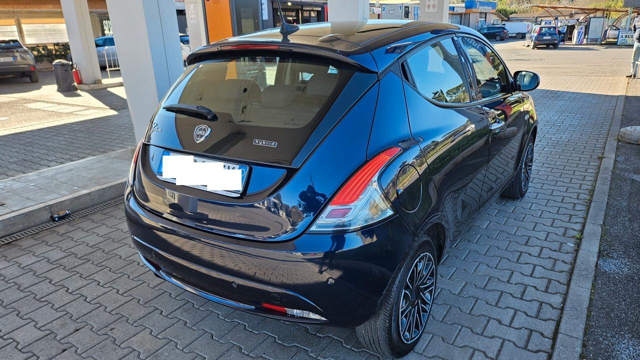 Lancia Ypsilon 1.0 FireFly 5 porte S&S Hybrid Ecochic Gold STUPENDA, SENSORI PARK, VOLANTE MULTIFUNZIONE, SCHERMO DIGITALE GRANDE!!!!