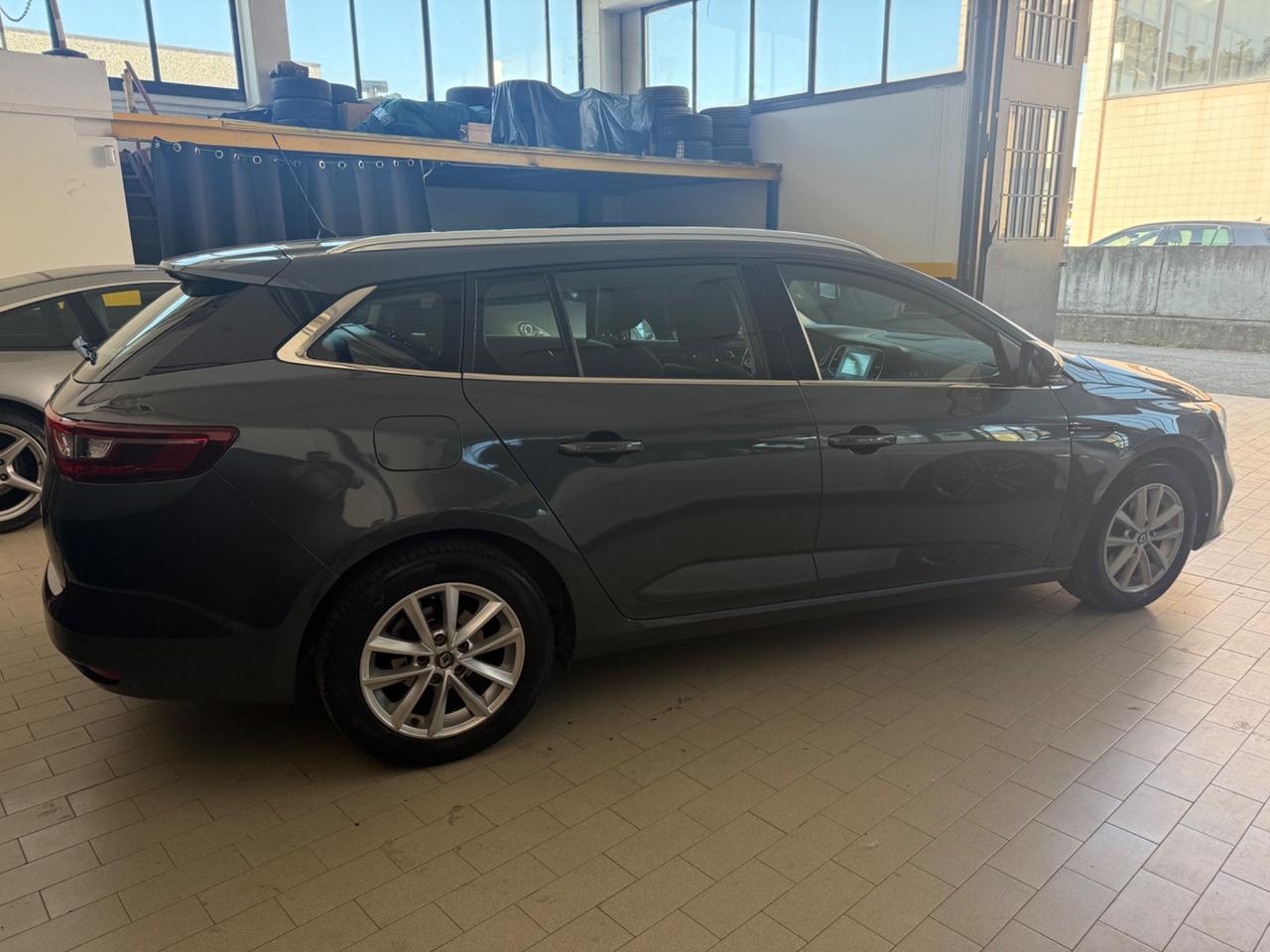 Renault Megane Mégane Sporter Blue dCi 115 CV EDC Business