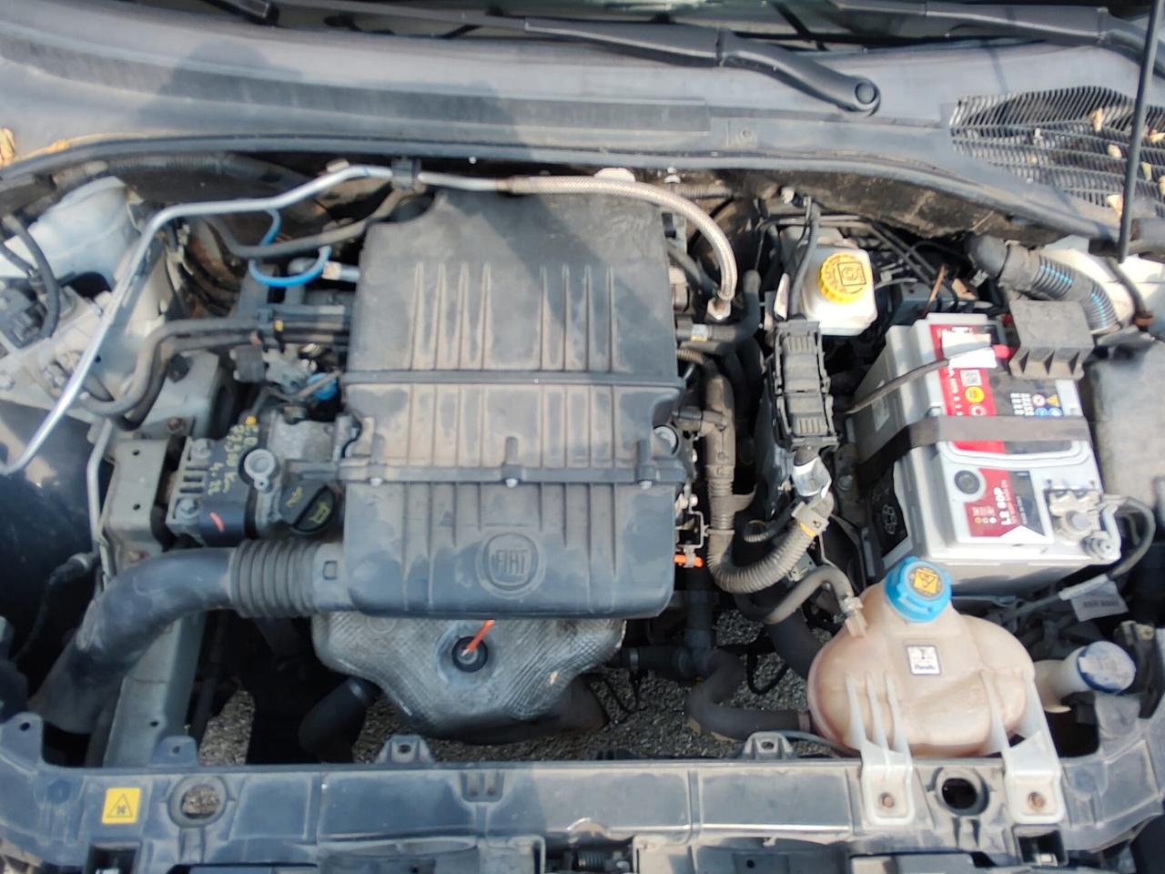 Fiat Punto 1.4 8V 5 porte Natural Power Lounge, OK NEOPATENTATI, GARANZIA L.12 MESI