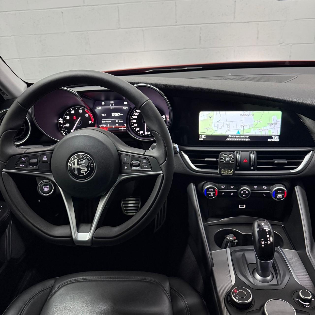 Alfa Romeo Giulia 2.0 Turbo 200 CV AT8 Business