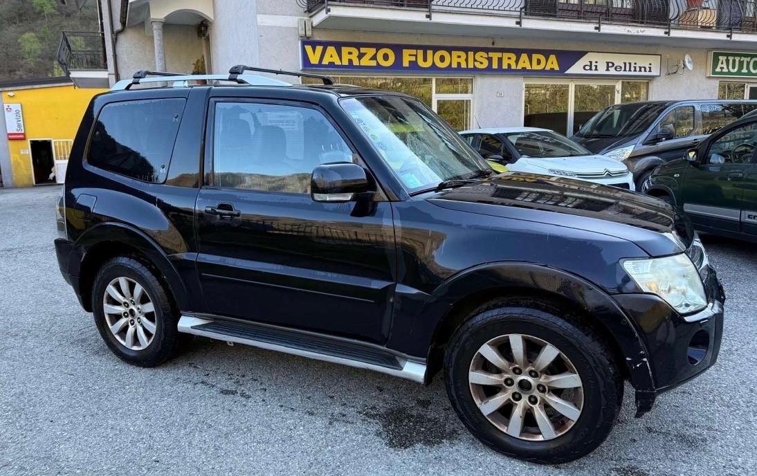 Mitsubishi Pajero 3.2 DI-D 16V 3p. Intense
