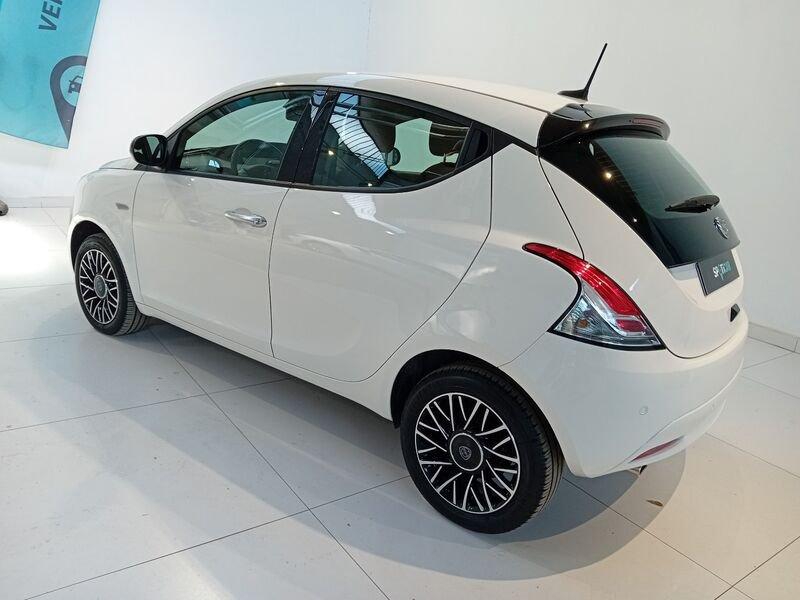 Lancia Ypsilon Ypsilon 1.0 FireFly 5 porte S&S Hybrid Platino