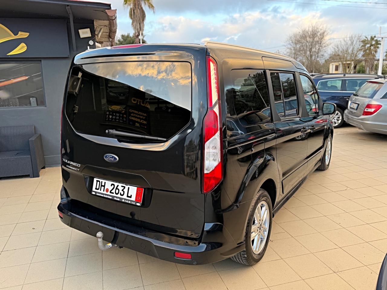 Ford Tourneo Connect 1.5 TDCi 120 CV Powershift Titanium