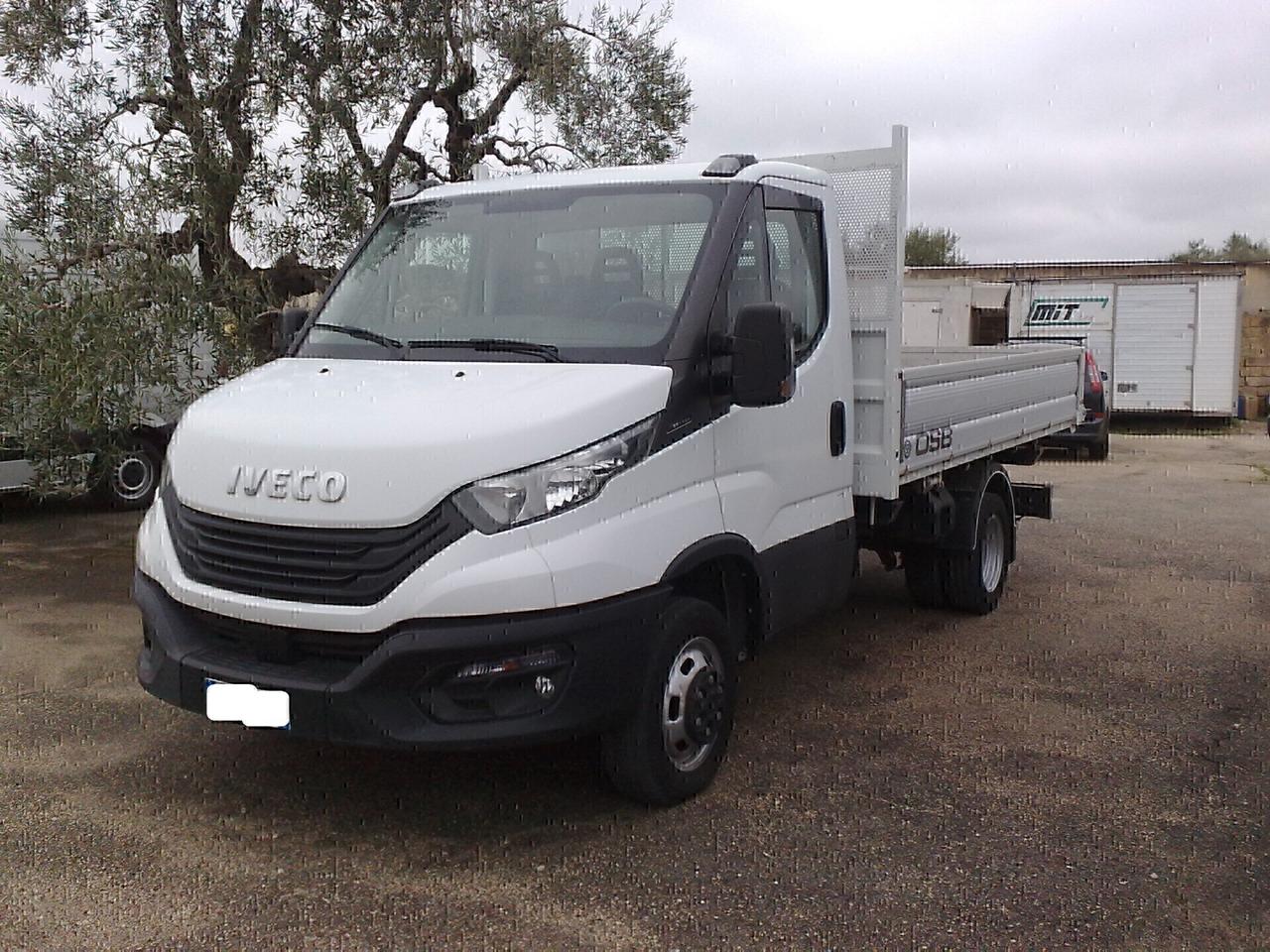 Iveco Daily 35c14 ribaltabile trilaterale - 2022