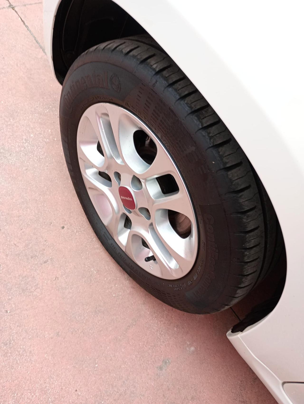 Fiat Panda 1.2 Lounge uconnect,pari al nuovo.