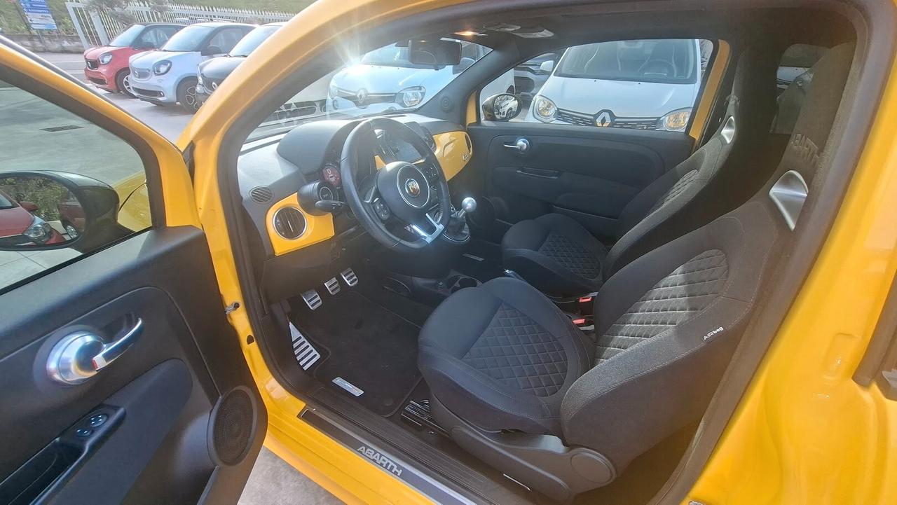 Abarth 595 1.4 Turbo T-Jet 165 CV con tetto apribile