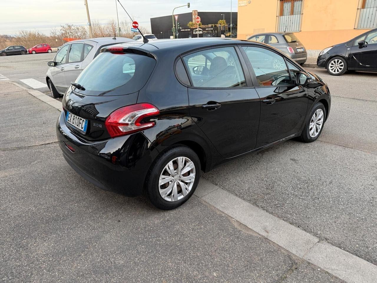 Peugeot 208 PureTech 82 5 porte Allure