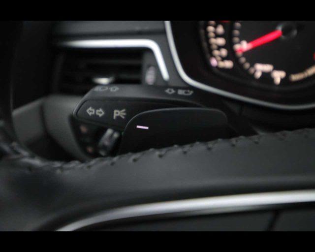 AUDI A4 Avant 30 TDI S tronic Business