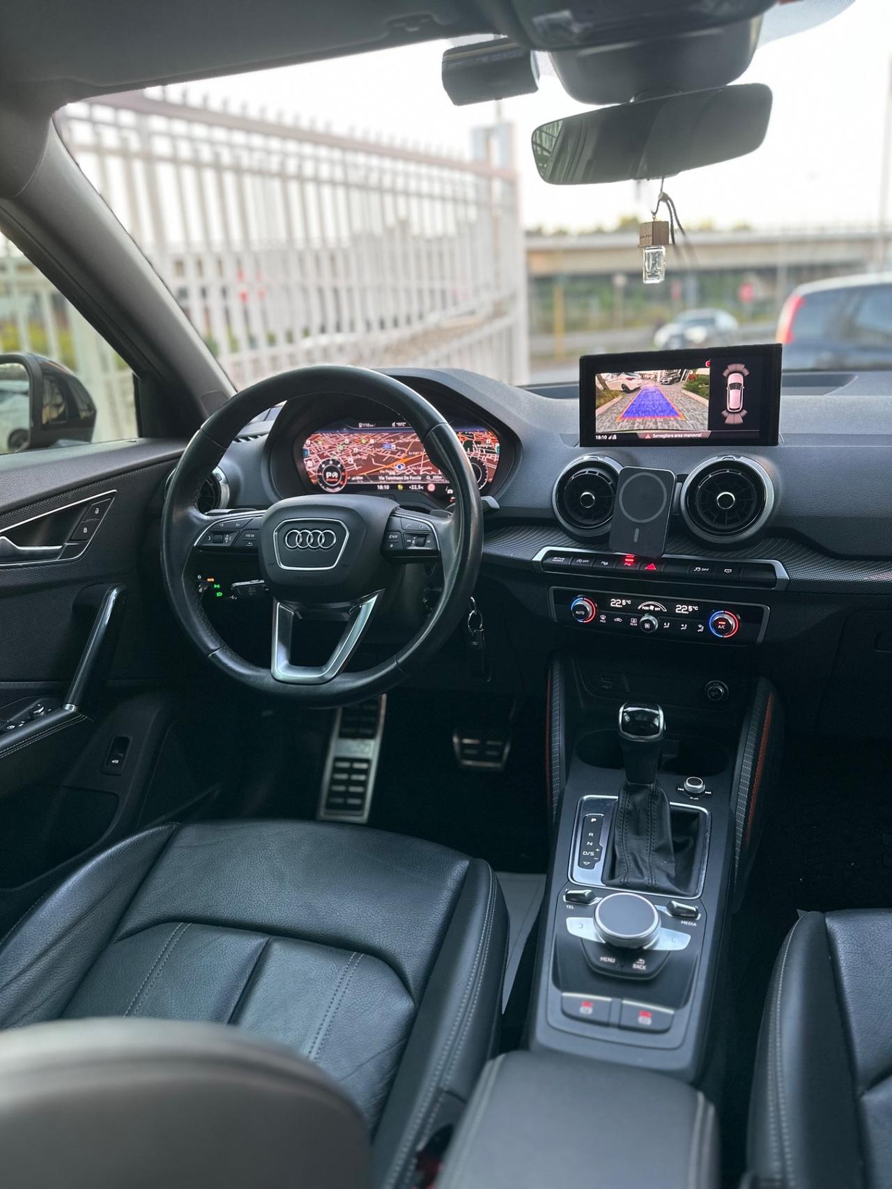 Audi Q2 35 TDI S tronic Identity Black