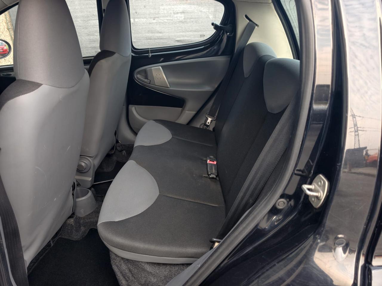 Peugeot 107 1.0 5 PORTE UNICO PROPRIETARIO NEOPATENTATI 2010