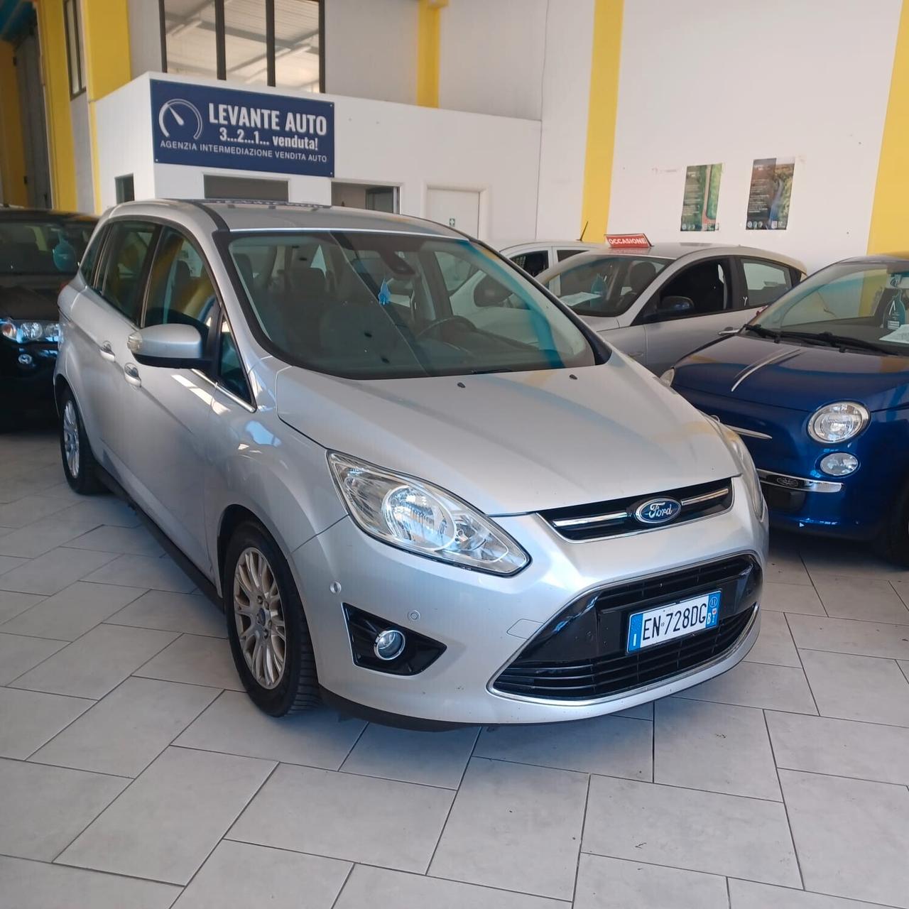 7 POSTI FORD C-MAX 1.6 TDI DISTRIBUZIONE FATTA
