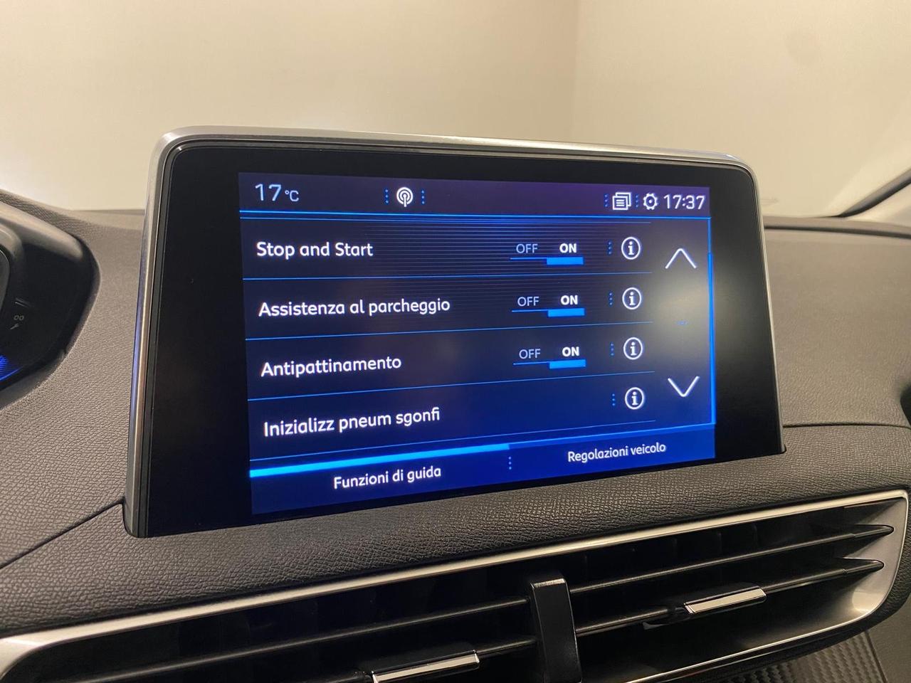 Peugeot 3008 BlueHDi 130 S&S EAT8 Business