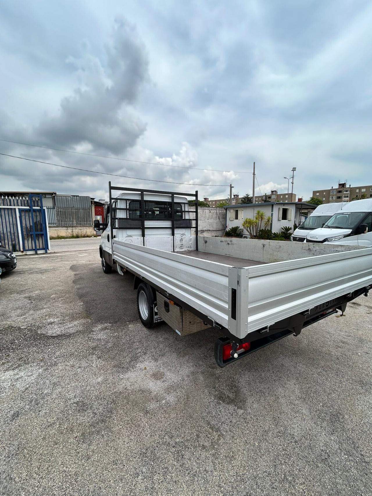 Iveco daily 35c14 anno 2021 doppia + cassone e.6