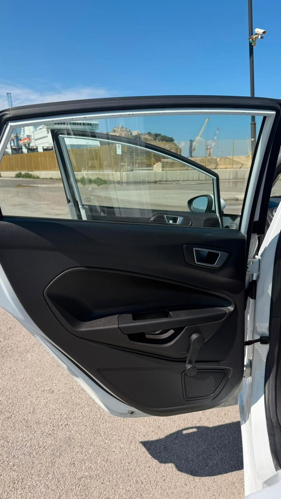 Ford Fiesta 1.2 Benzina 2016 - Neo Patentati - 140.000km -