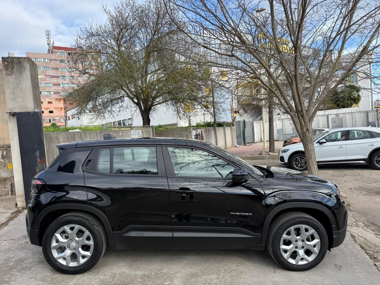 Jeep AVENGER TURBO KM. 30.000 09/2023