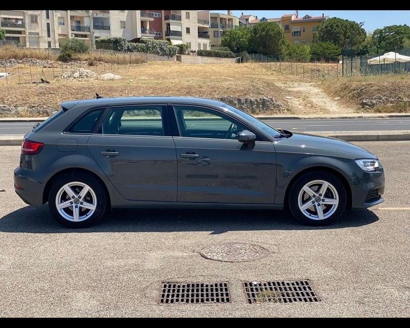 Audi A3 III 2016 Sportback Sportback 30 1.6 tdi Business 116cv s-tronic my19